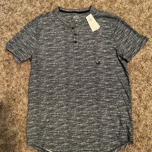 Hollister T-Shirt, Size Medium